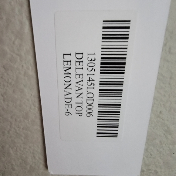 Reformation Delevan Top in Lemonade size 6 NWT - Picture 10 of 11